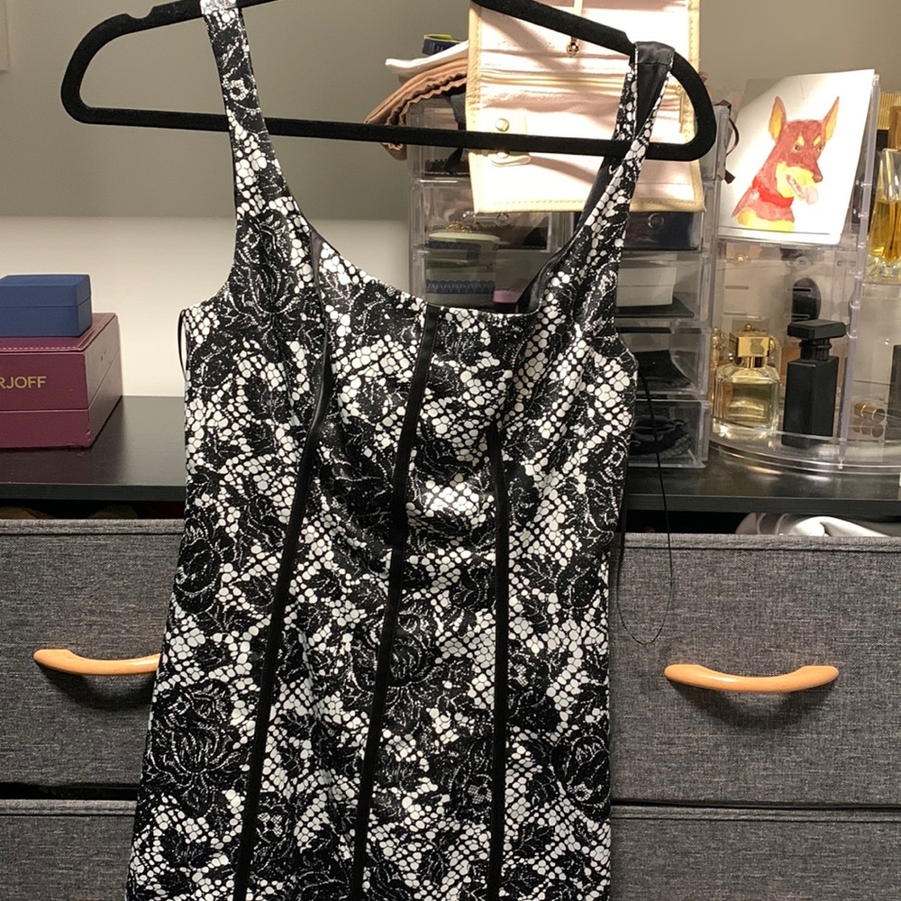 Black fitted guess dress